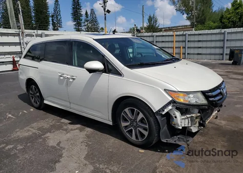 2015 Honda Odyssey Touring z USA, uszkodzony, nr VIN 5FNRL5H94FB022835